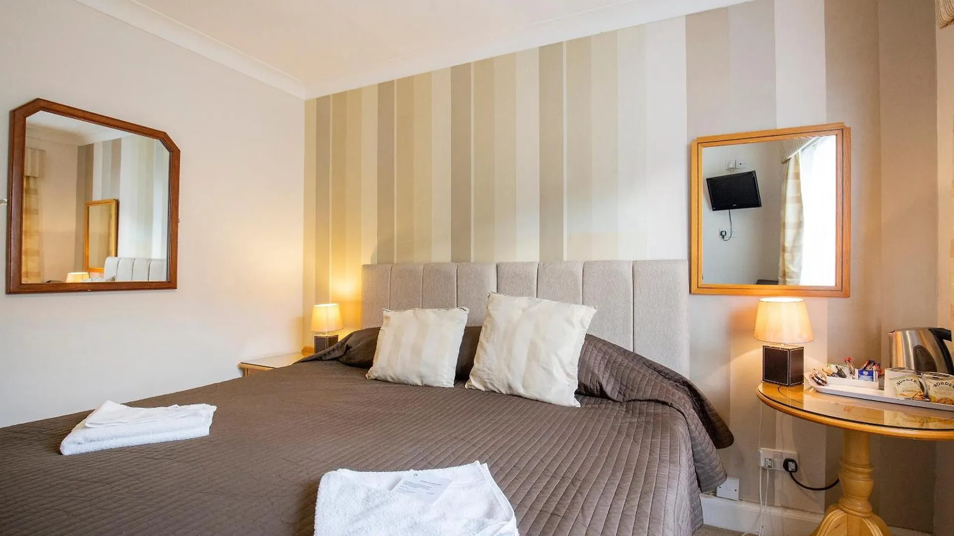 Arden Guest House, Craigmillar Castle Edinburgh